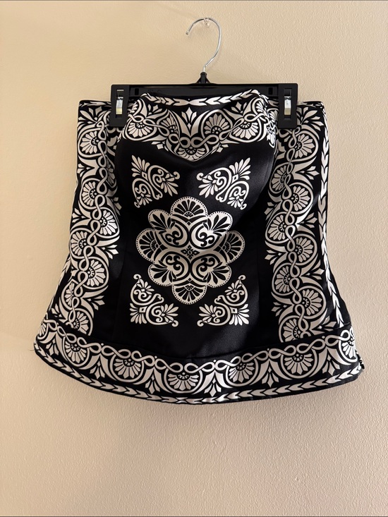 White House Black Market Tops - SALE WHBM Print Satin Bustier Strapless Top
